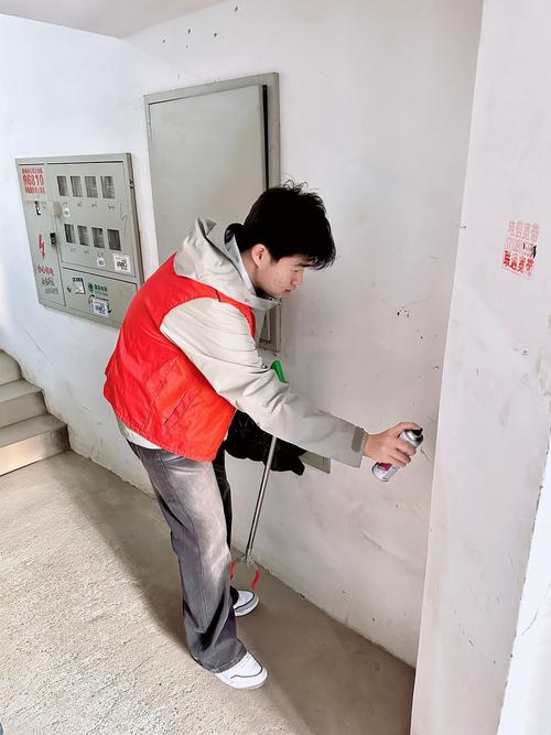 电气工程学院开展学雷锋志愿服务活动 专业电气安装服务暖人心